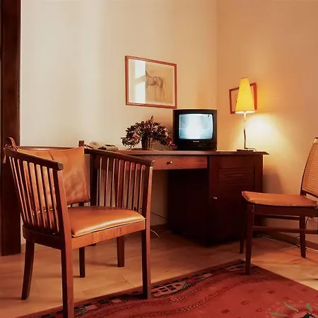 Cerna Liska Hotell 4*