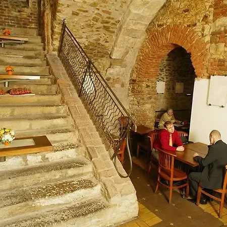 Cerna Liska Hotell