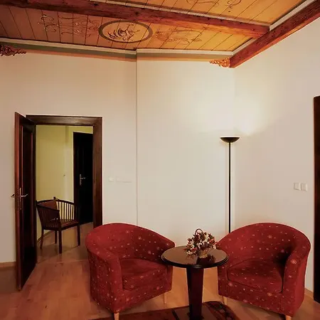 Cerna Liska فندق